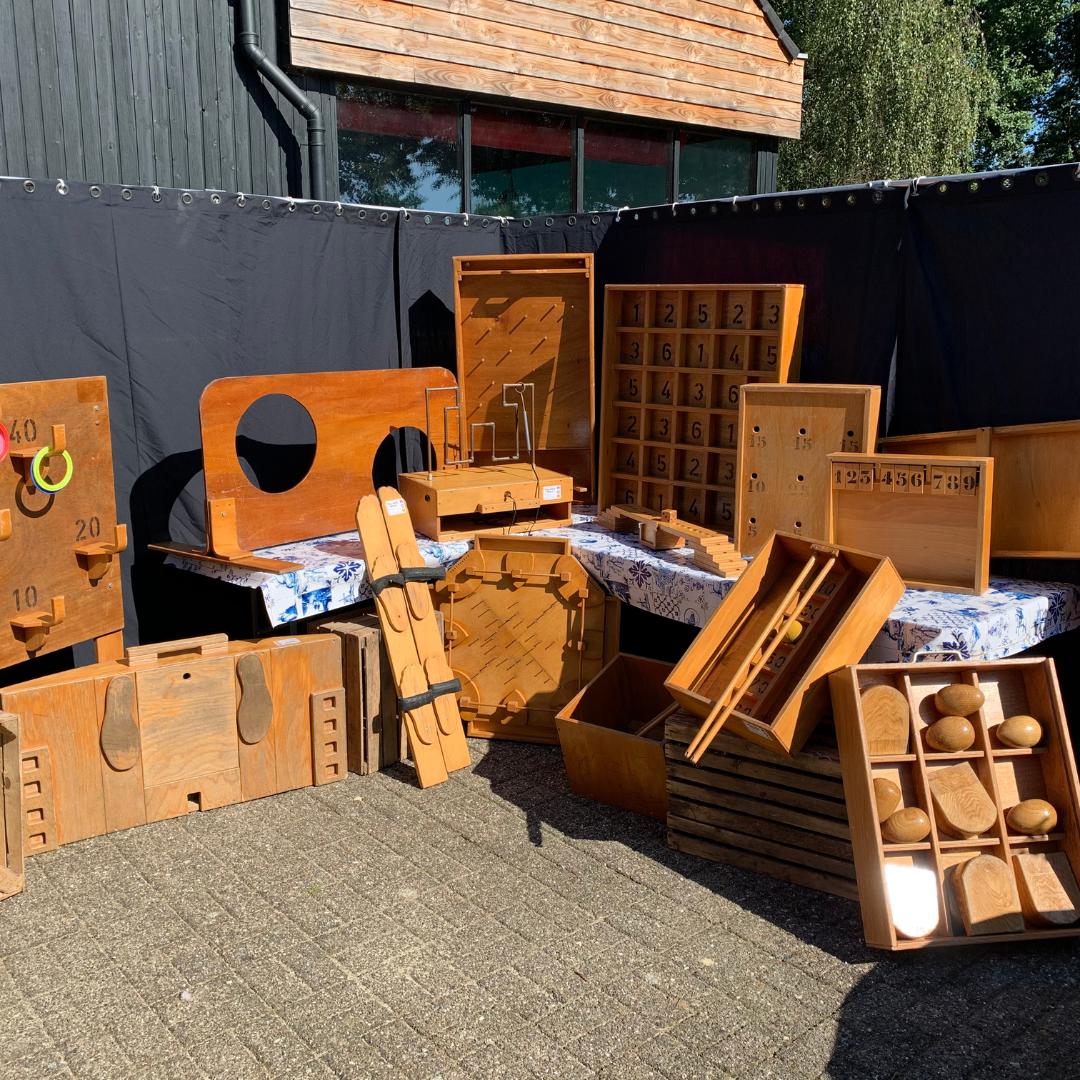 Een variatie aan oud hollandse spelen bij Boerderij Sallandshoeve.
